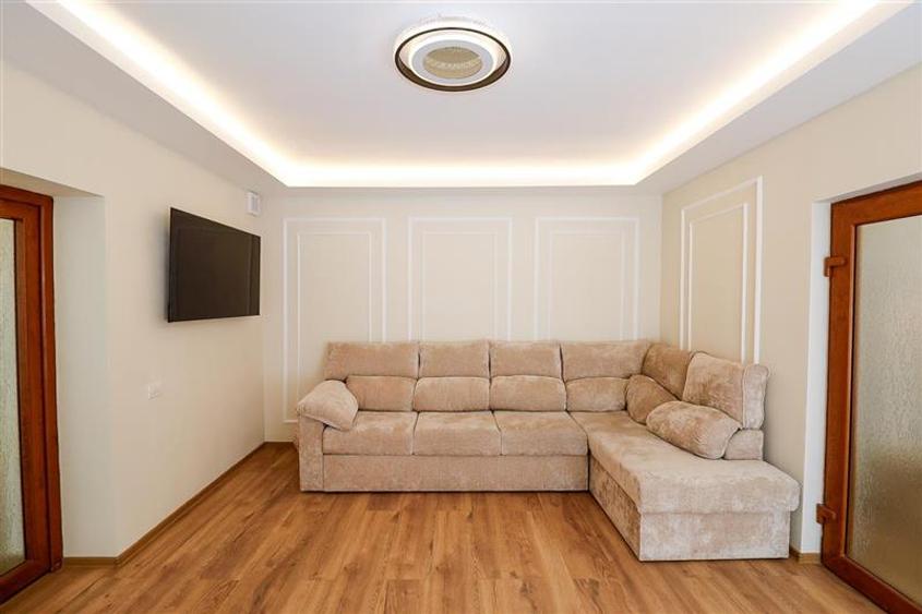 Apartament cu 3 camere nedecomandat, mobilat în Centrul Istoric