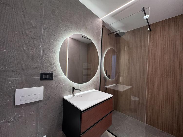 Apartament cu 2 camere decomandat, mobilat în Tractorul