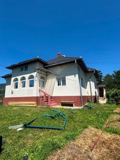 Vanzare casa si teren - 4
