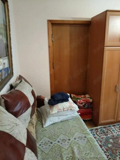 Apartament cu 3 camere decomandat în Far