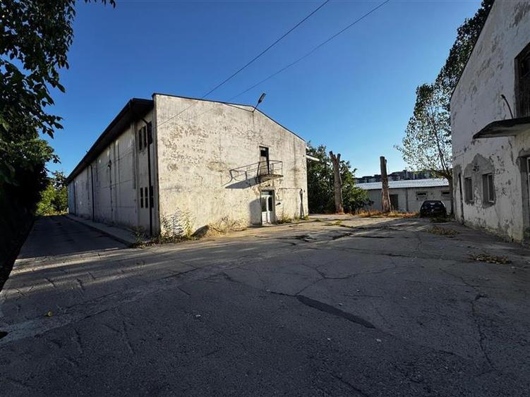 Spațiu comercial, de 300 mp, în Dâmbul Rotund