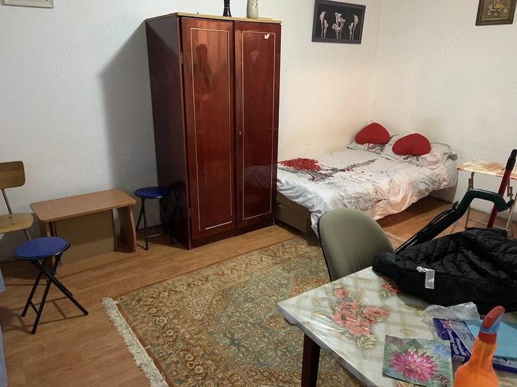 Garsonieră decomandată în Girocului