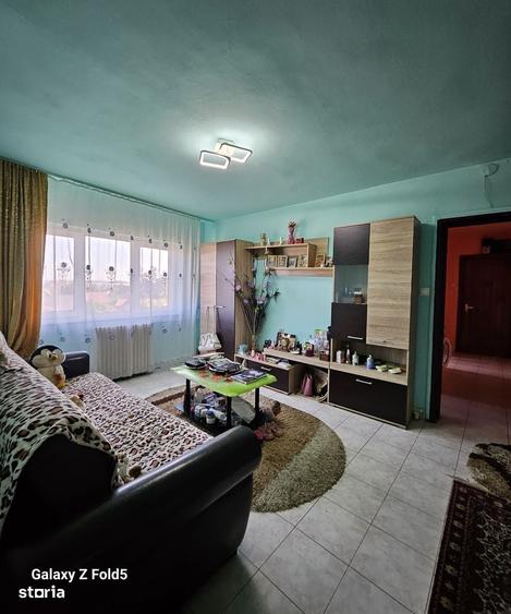 Apartament cu 2 camere semidecomandat în Nufărul