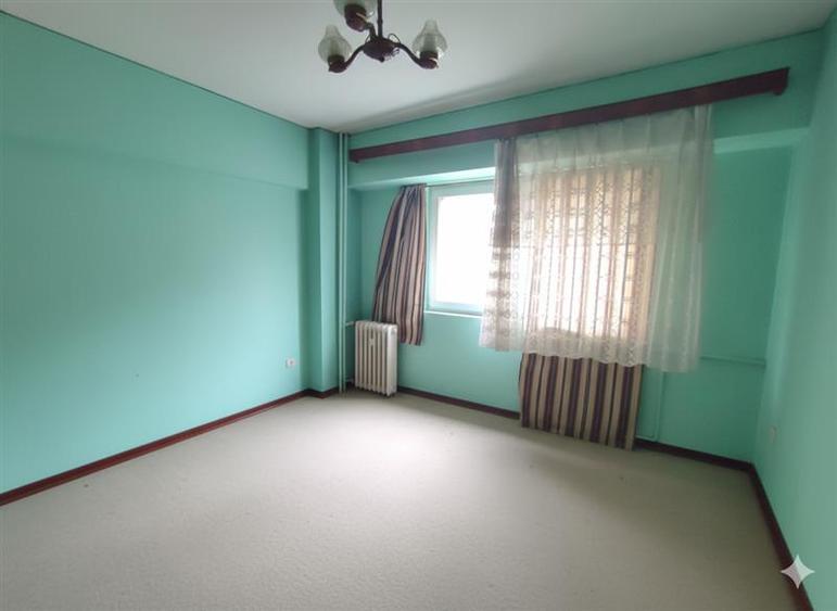 Apartament cu 4 camere decomandat în Parcul Circului