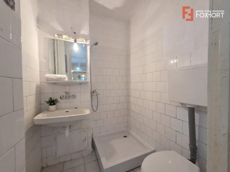 Apartament cu 4 camere semidecomandat în Micălaca