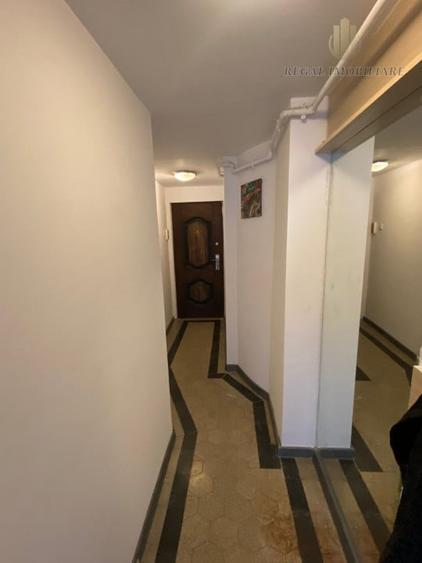 Garsonieră decomandată, mobilată în Universitate