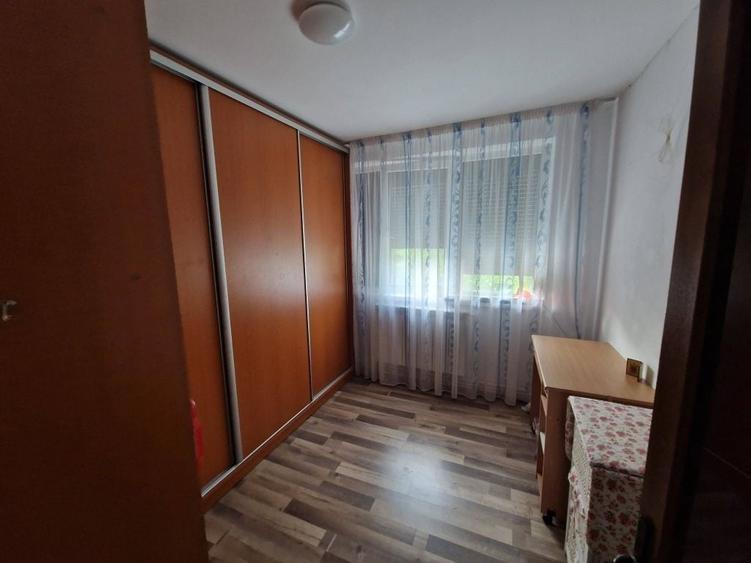 Apartament cu 4 camere semidecomandat în Central