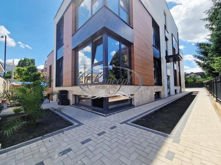 Apartament cu 4 camere semidecomandat în Andrei Mureșanu