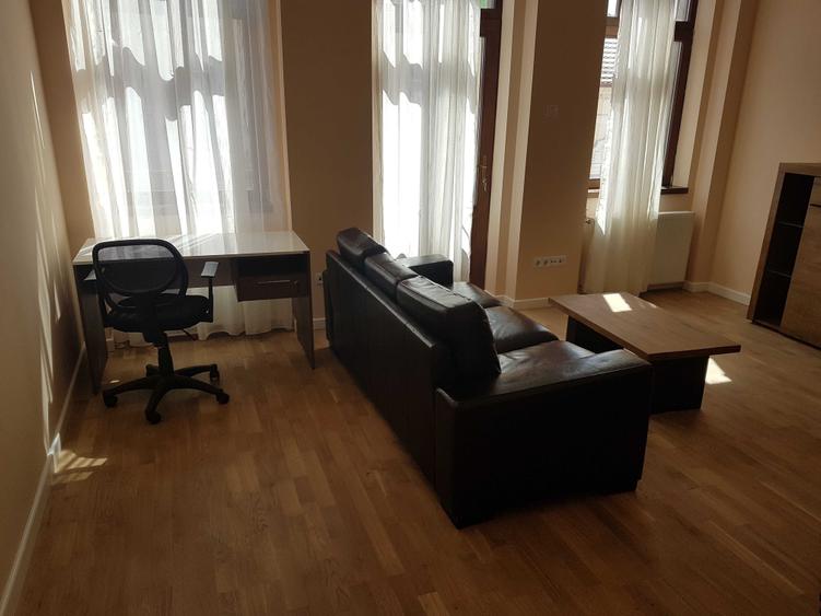 Apartament cu 2 camere decomandat, mobilat în Ultracentral