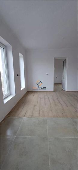 Casă cu 2 camere cu Teren 700 Mp în Variaș