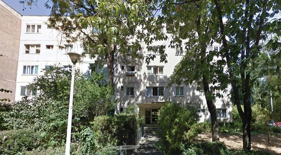 Apartament cu 4 camere decomandat în Titan