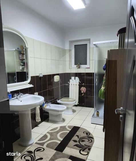 Casă cu 7 camere cu Teren 520 Mp în Mihai Eminescu
