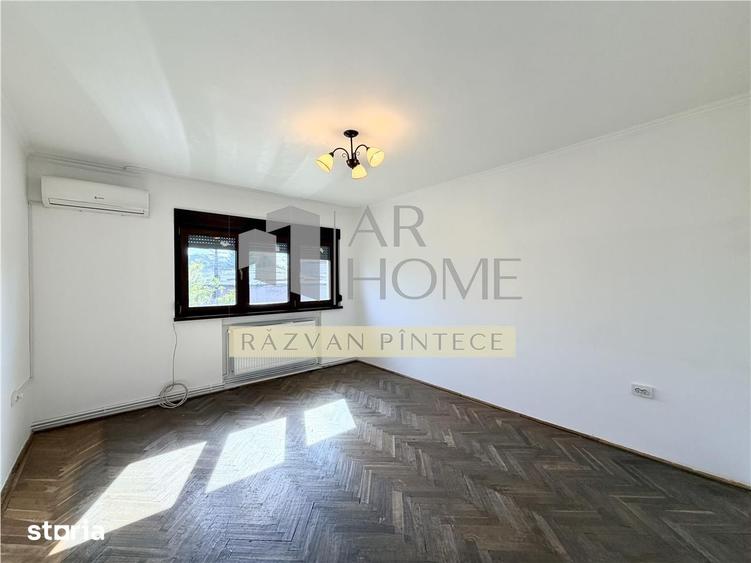 Apartament cu 4 camere în Democrației
