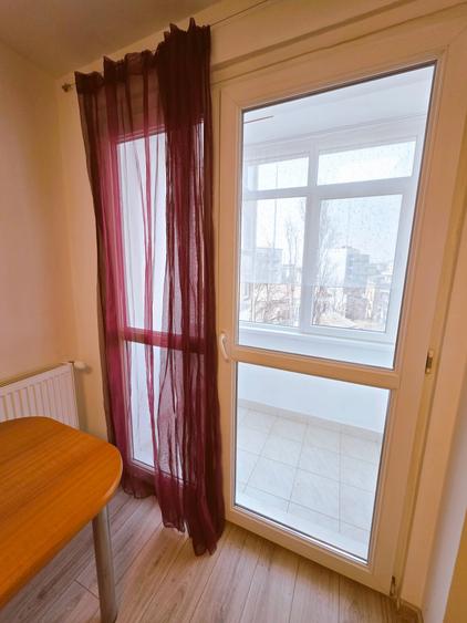 Apartament cu 2 camere semidecomandat, mobilat în Universitate