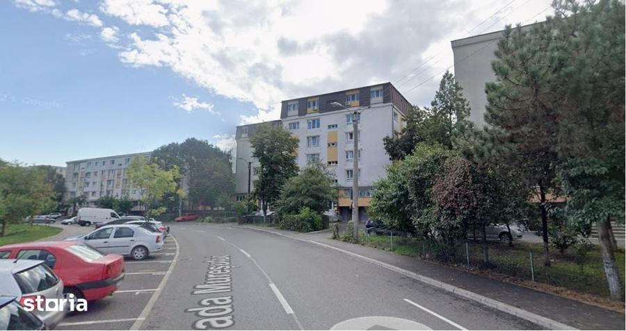 Apartament cu 2 camere decomandat în Între Lacuri