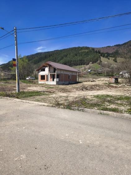 Casă cu 4 camere în Tașca