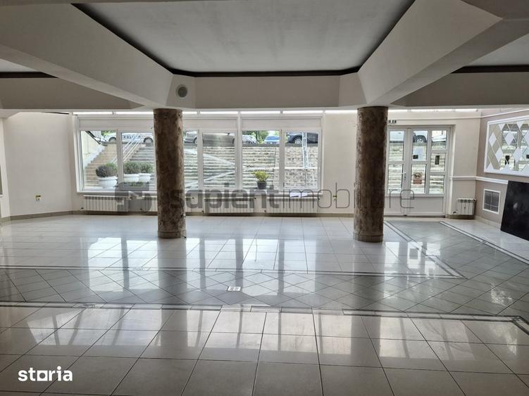 Spațiu comercial, de 209.2 mp, în Centru Civic