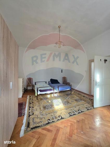 Casă cu 4 camere cu Teren 332 Mp în Ultracentral