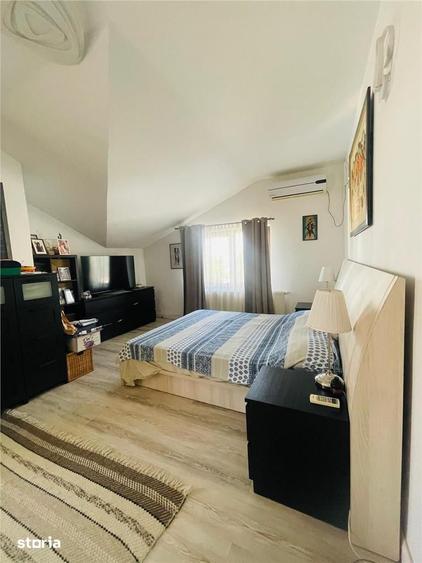 Casă cu 5 camere cu Teren 233 Mp în Central