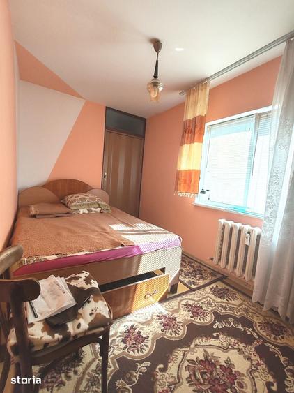 Apartament cu 3 camere decomandat în Prundu