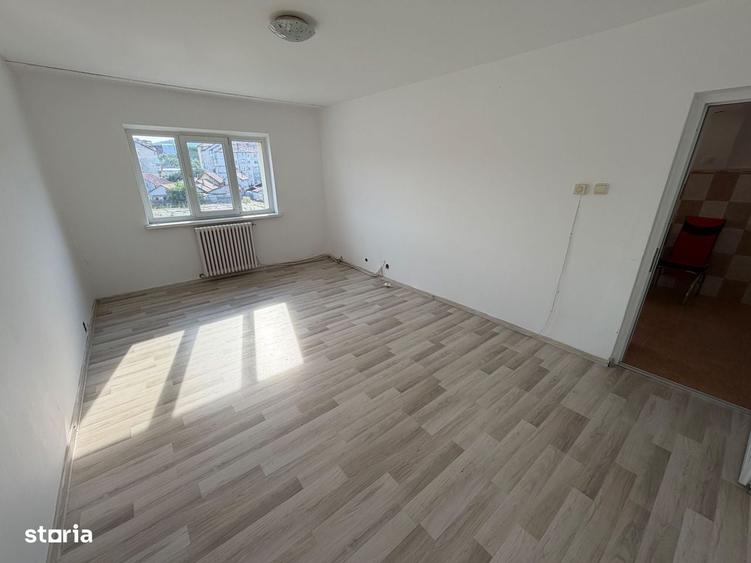 Apartament cu 2 camere în Industrială