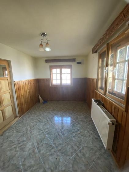 Casă cu 4 camere în Păcuri
