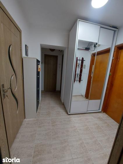 Apartament cu 2 camere decomandat în Micro 6
