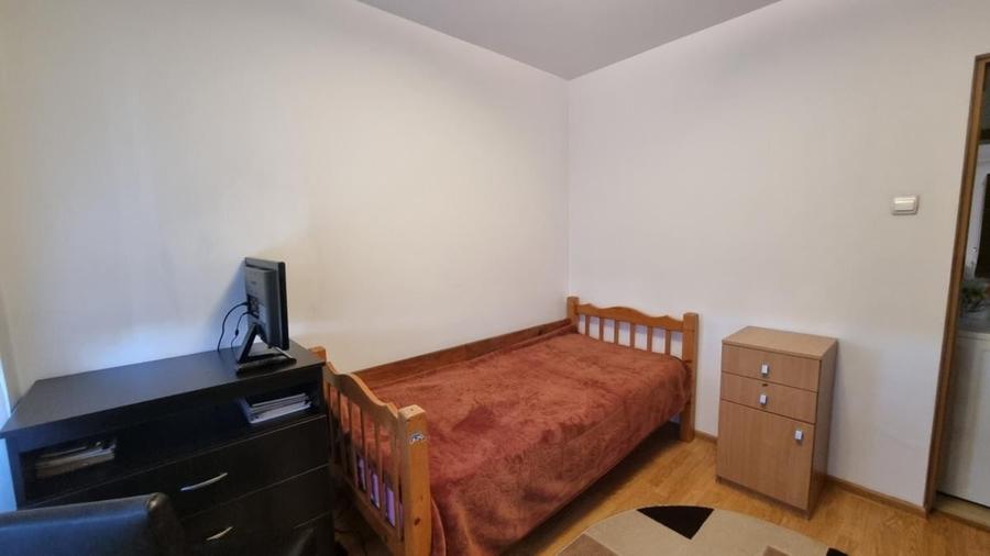 Apartament cu 3 camere semidecomandat în Ștefan cel Mare