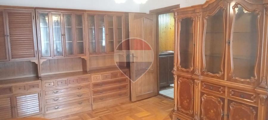 Apartament cu 3 camere semidecomandat, mobilat în Podgoria