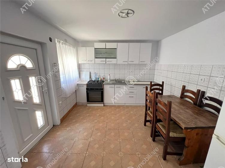 Casă cu 3 camere în Poplaca