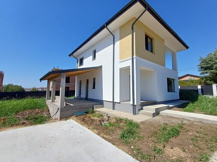 Casă individuală cu 4 camere cu Teren 430 Mp în Valea Adâncă