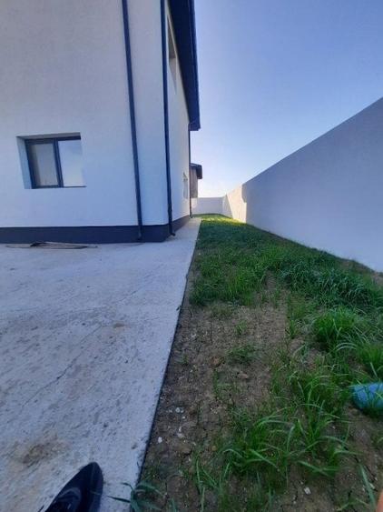 Casă individuală cu 5 camere cu Teren 376 Mp în Zurbaua