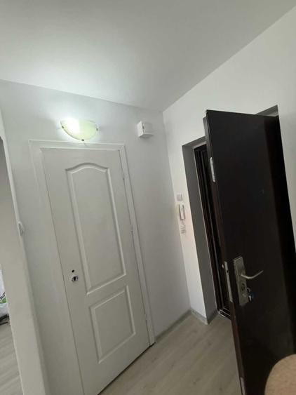 Garsonieră semidecomandată în Titan
