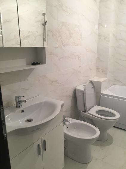 Apartament cu 3 camere semidecomandat în Valea Lupului