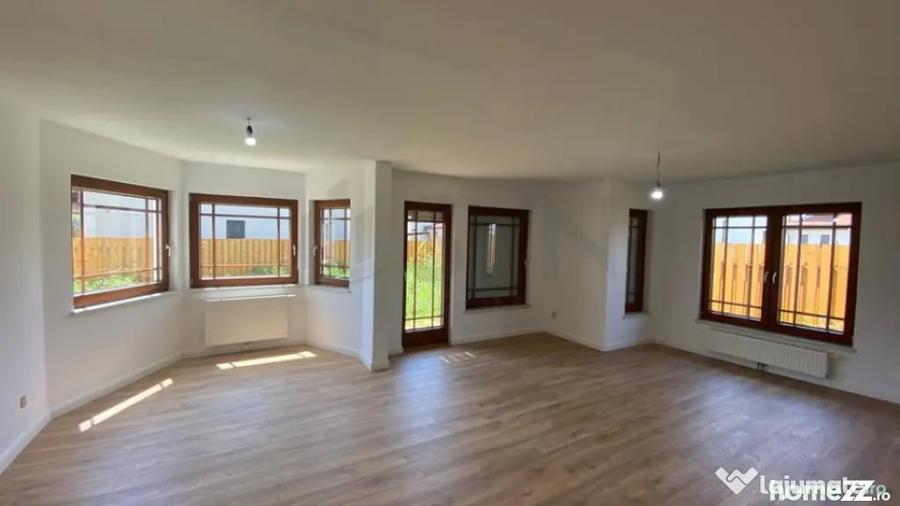 Casă cu 5 camere cu Teren 430 Mp în Corbeanca