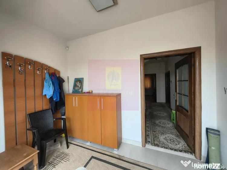 Casă cu 5 camere cu Teren 373 Mp în Afumați