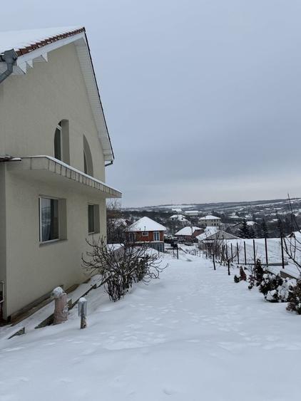 Casă cu 4 camere în Central
