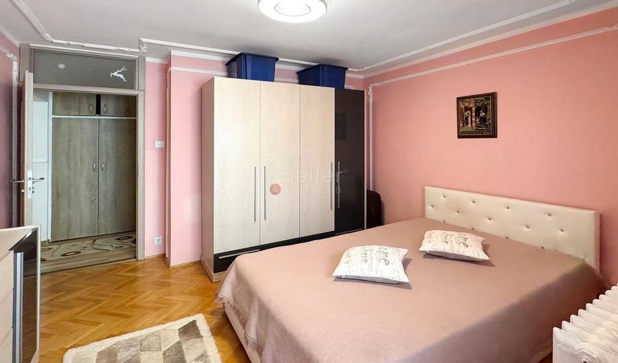 Apartament cu 4 camere decomandat, mobilat în Calea București