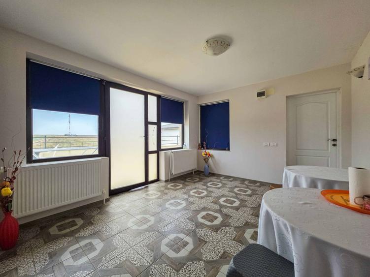 Casă individuală cu 6 camere cu Garaj în Corbu