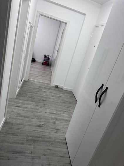 Apartament cu 2 camere decomandat în Dobroești