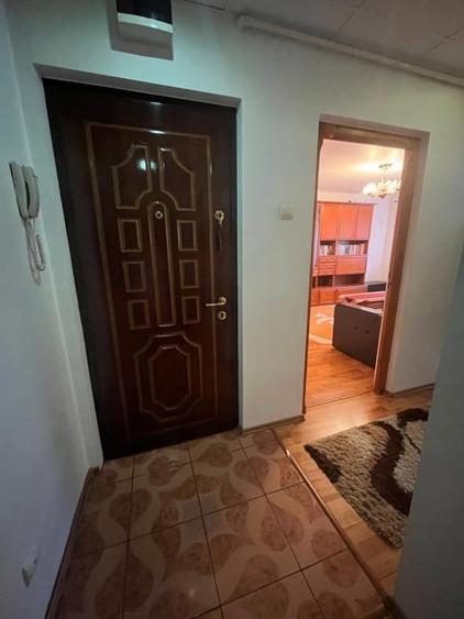 Apartament cu 3 camere decomandat, mobilat în Bogdan Vodă