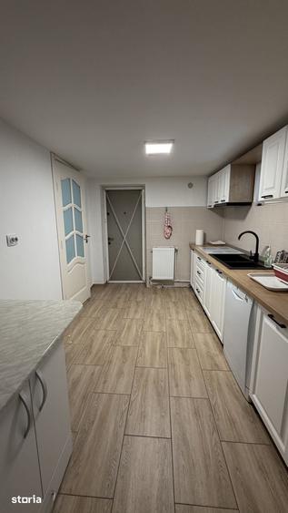 Casă cu 6 camere cu Teren 661.51 Mp în Central