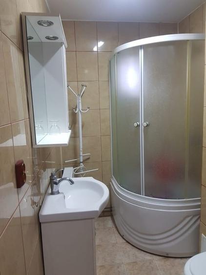 Apartament cu 3 camere, mobilat în Sud