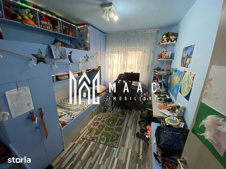 Apartament cu 4 camere decomandat în Central