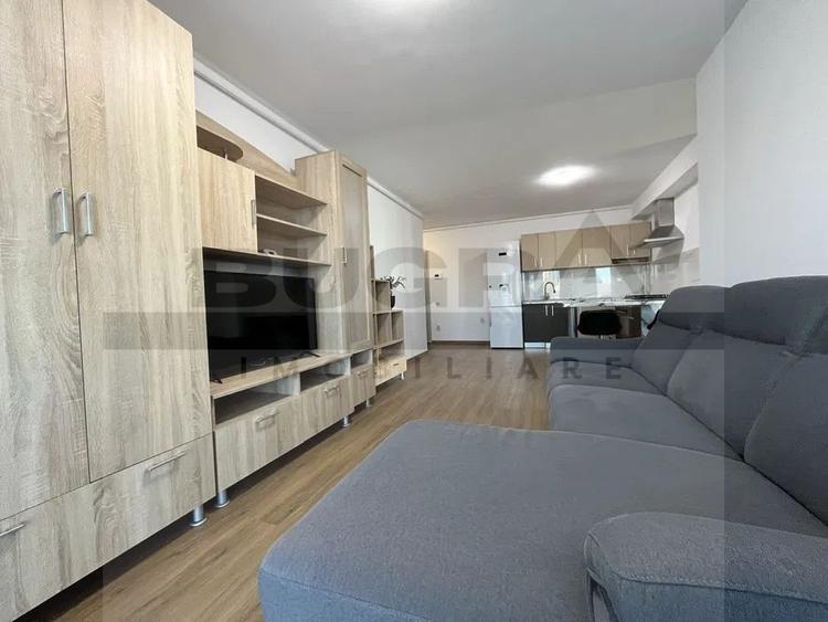 Apartament cu 3 camere semidecomandat, mobilat în Zorilor
