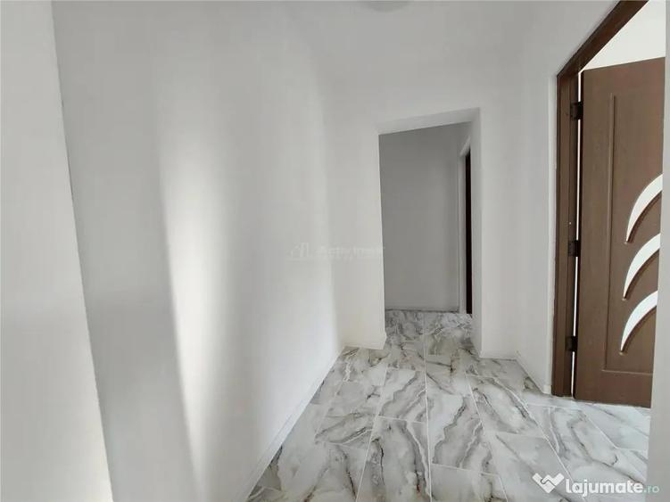 Apartament cu 3 camere semidecomandat în Central