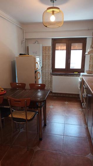 Apartament cu 3 camere decomandat în Ultracentral
