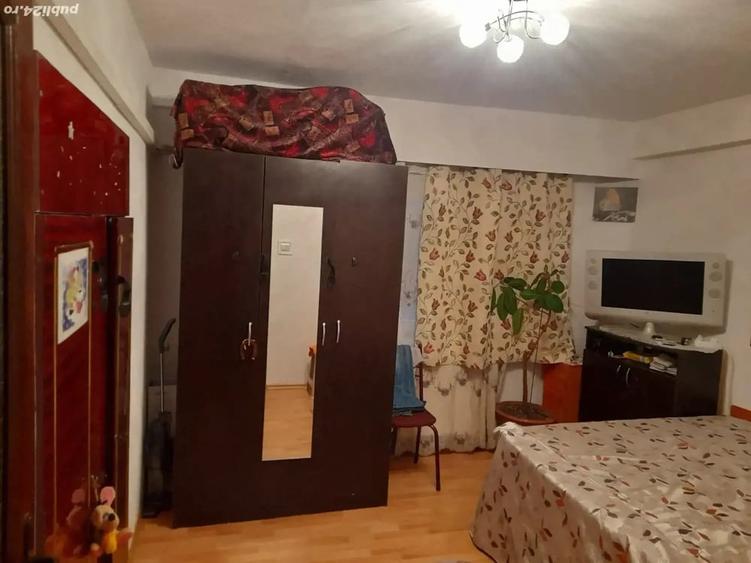 Apartament cu 3 camere decomandat în 1 Mai