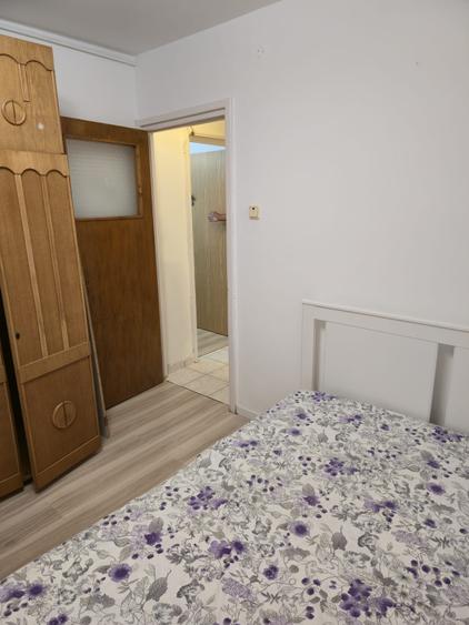 Apartament cu 3 camere decomandat în Dristor