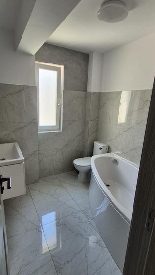 Apartament cu 2 camere decomandat în Vișani